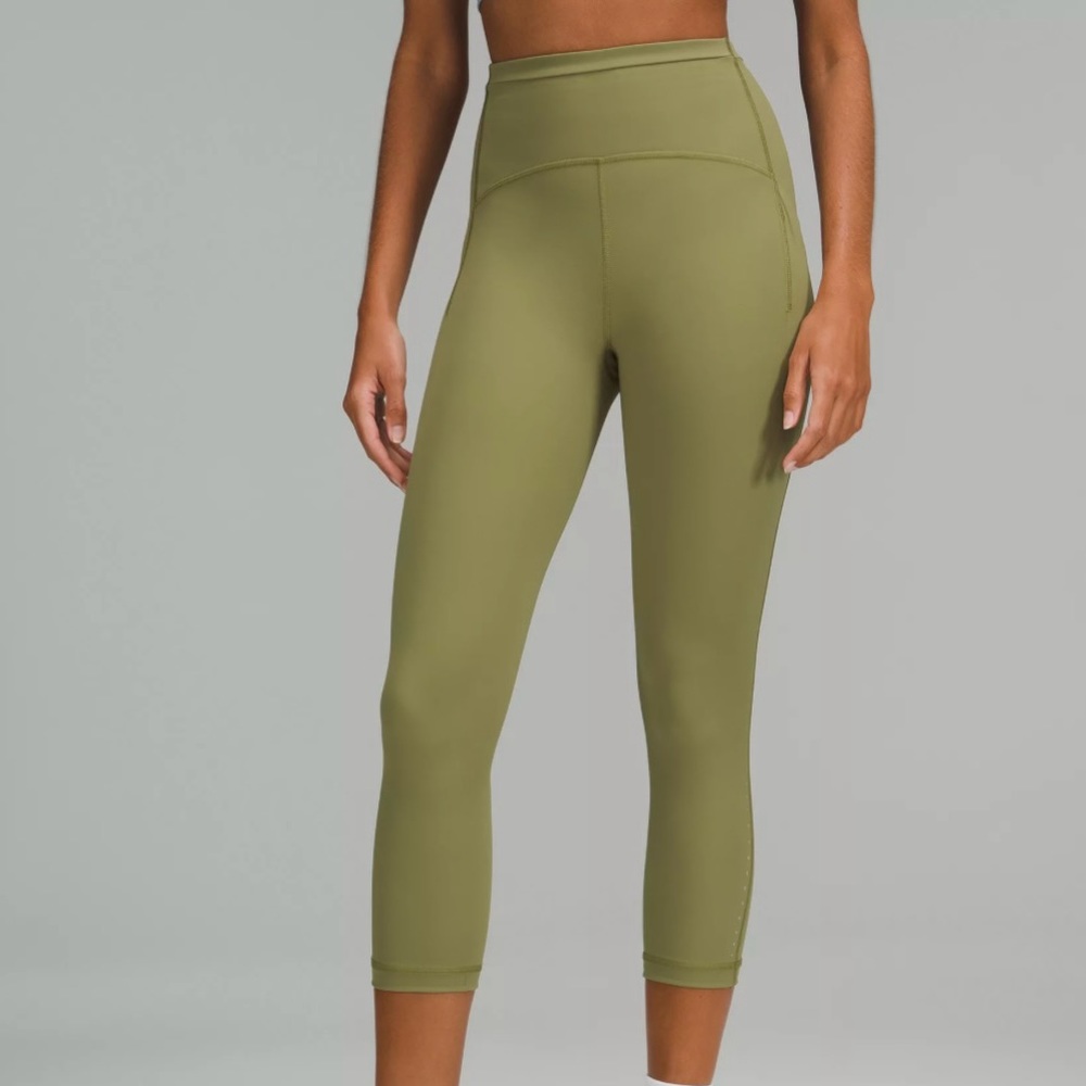 Size 2 Lululemon NWT Swift Speed HR Crop 21”